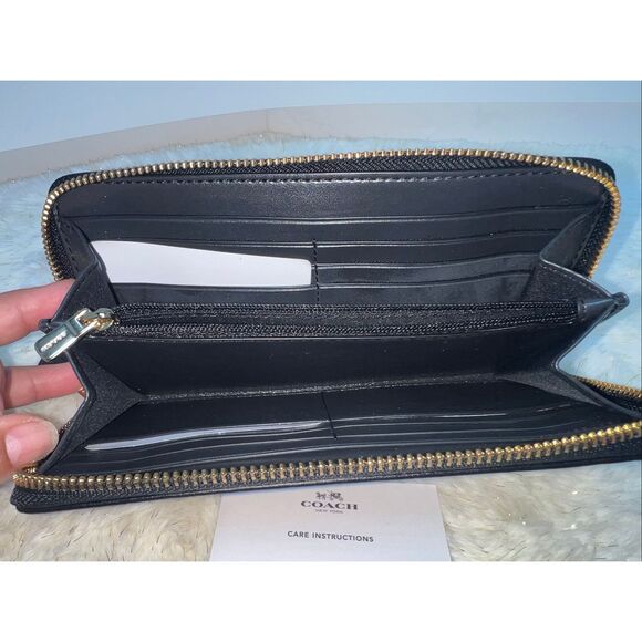 🔥🎁NWT! Coach Accordion Zip Arround Wallet Legacy Jacquard F13677 Msrp:$225.00 - Picture 3 of 5